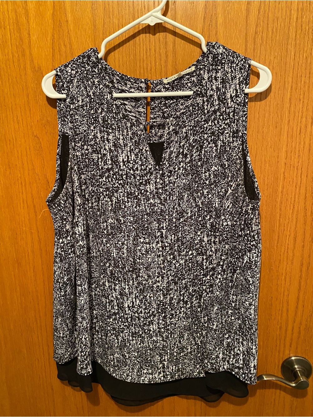 Violet & Claire Women’s Sleeveless Top